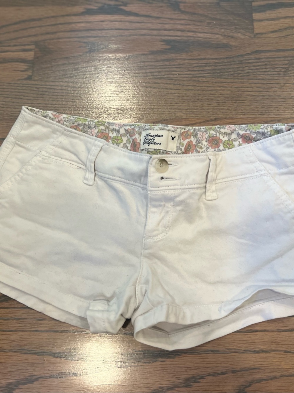 American Eagle Outfitters White Stretch Denim Shorts size 00